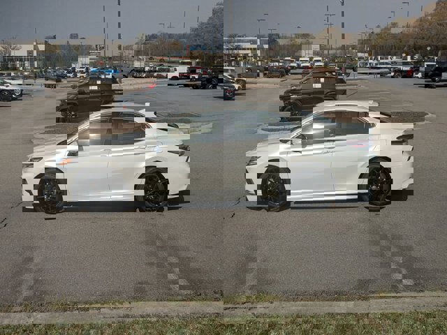 Used 2023 Toyota Camry XSE FWD image 2