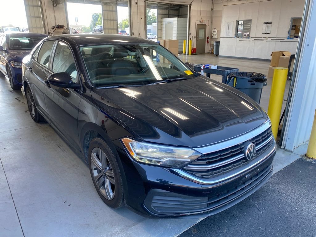 Used 2024 Volkswagen Jetta SE