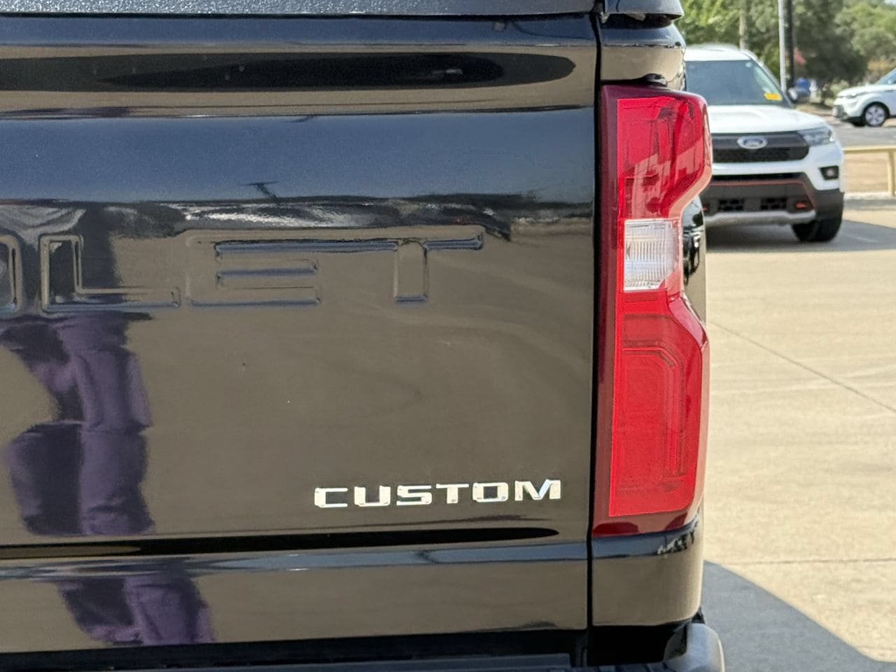 Used 2020 Chevrolet Silverado 2500 Custom w/ Custom Value Package AWD/4WD image 7
