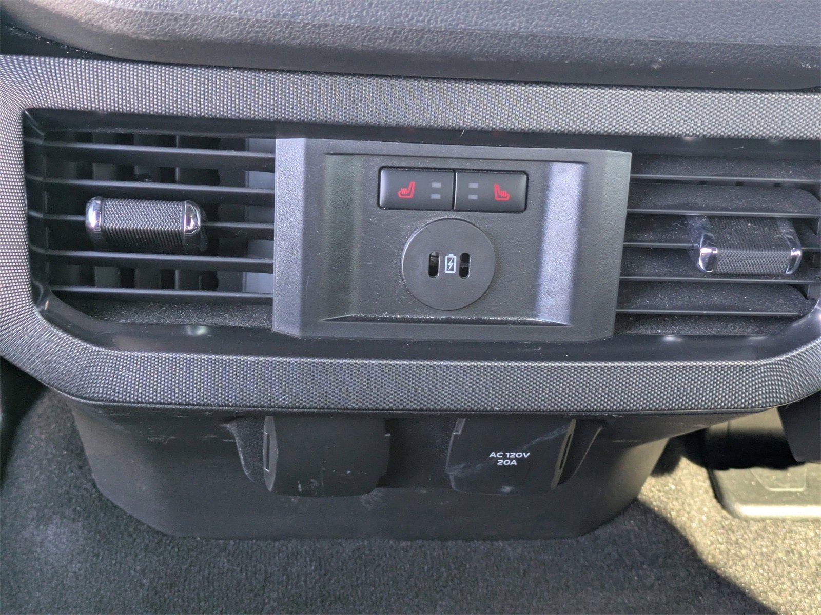 Certified 2024 Ford F250 Platinum image 16