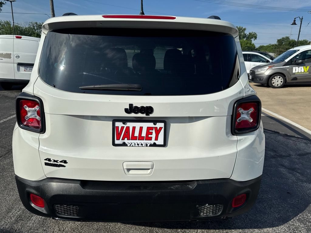 Used 2020 Jeep Renegade Altitude AWD/4WD image 10