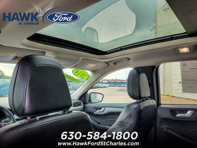 Certified 2024 Ford Escape Platinum w/ Class II Trailer Tow Package AWD/4WD image 11