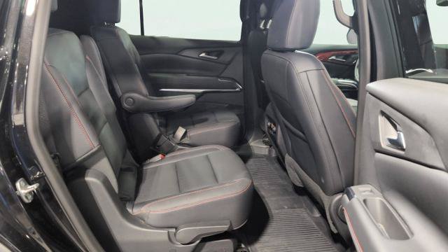 Used 2024 Chevrolet Traverse Z71 w/ LPO, Floor Liner Package AWD/4WD image 15