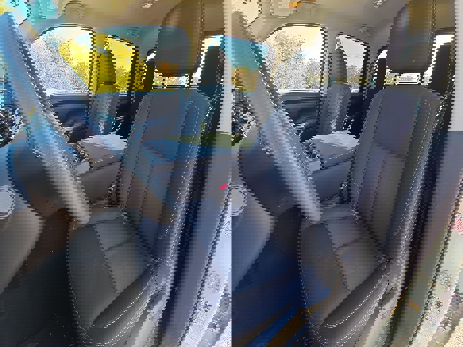 Used 2017 Nissan Titan SV image 12