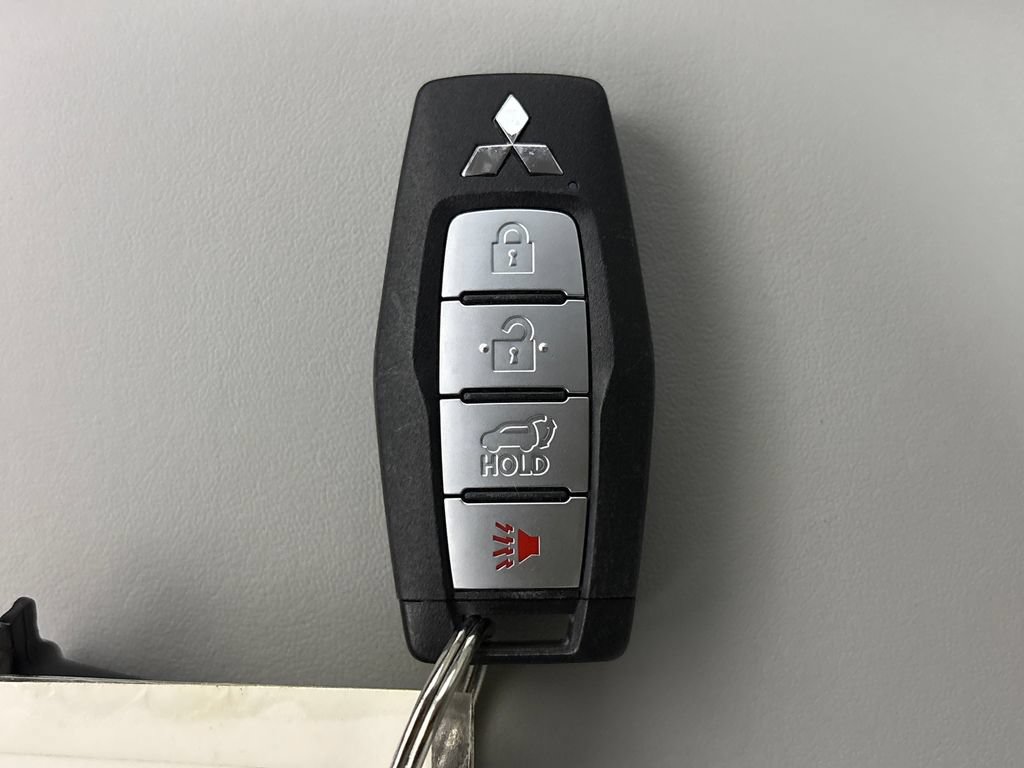 Used 2024 Mitsubishi Outlander SEL FWD image 28