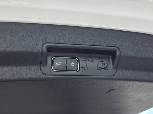 Certified 2021 Ford Explorer XLT RWD image 30