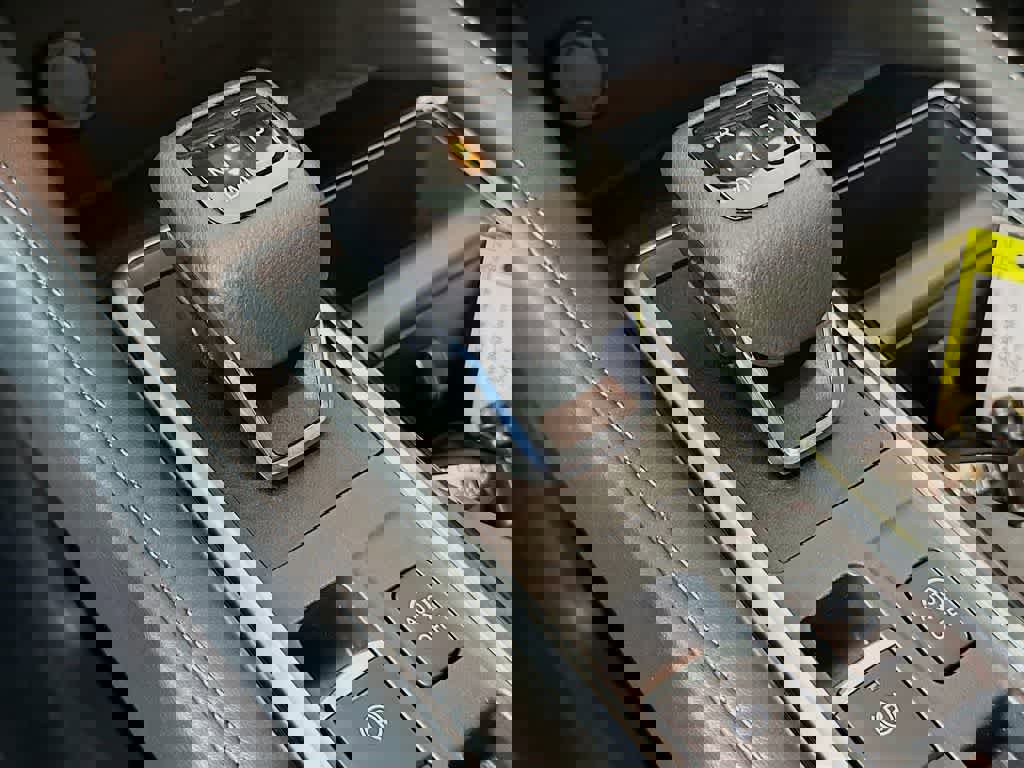 Used 2022 Nissan Pathfinder SV w/ SV Premium Package FWD image 22