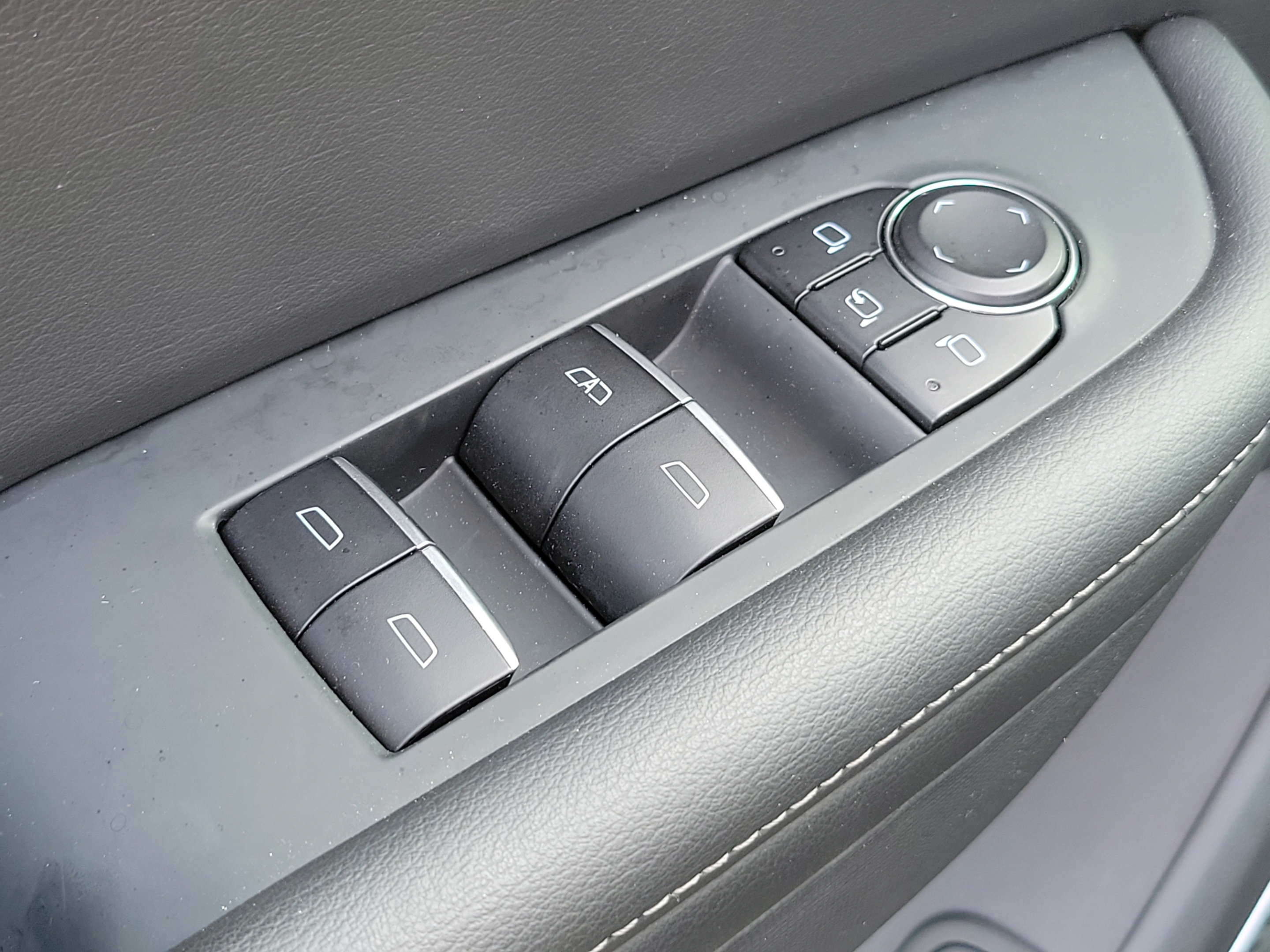 Used 2025 Buick Enclave Sport Touring FWD image 49