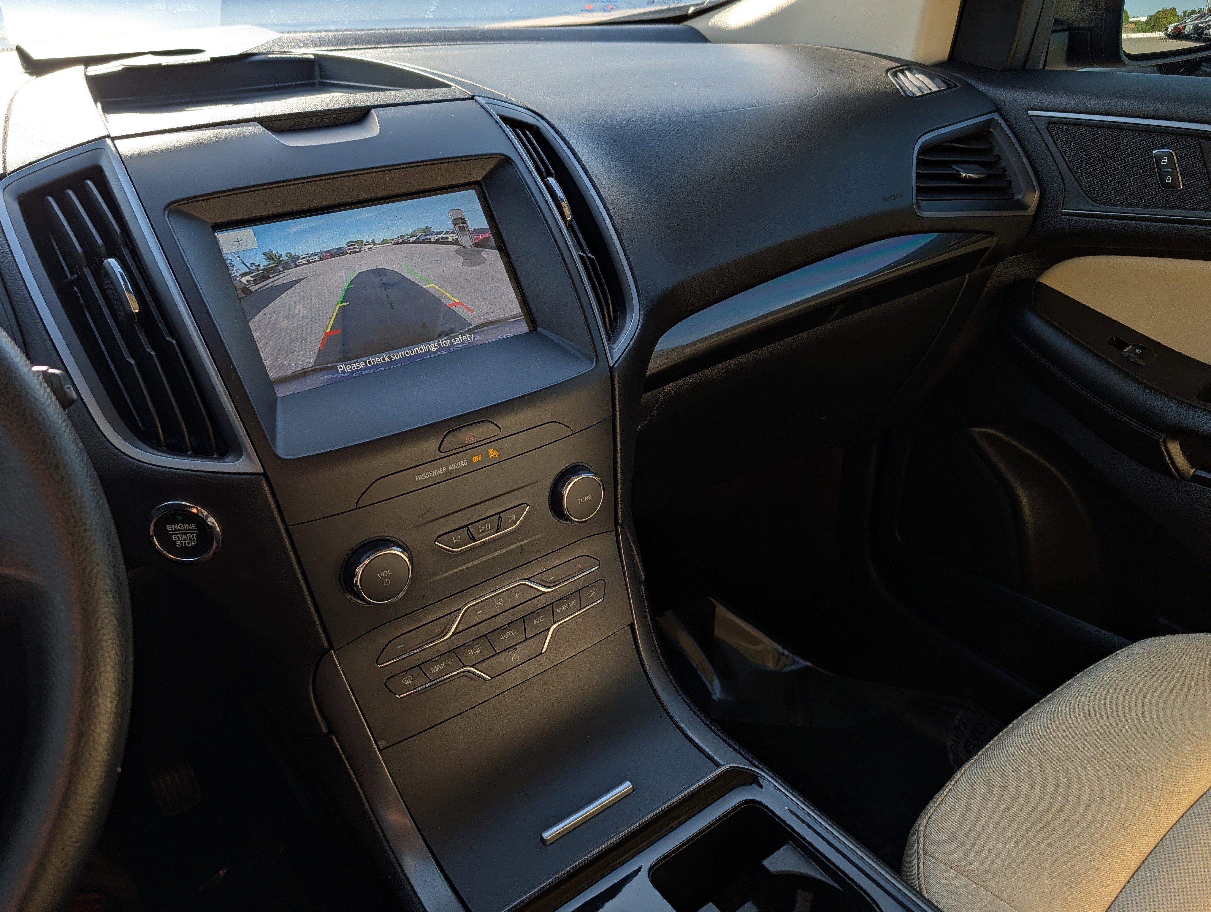 Certified 2020 Ford Edge SE image 29