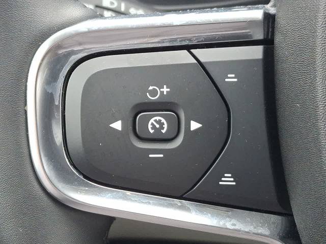 Used 2025 Volvo XC40 B5 Ultra w/ Climate Package AWD/4WD image 23