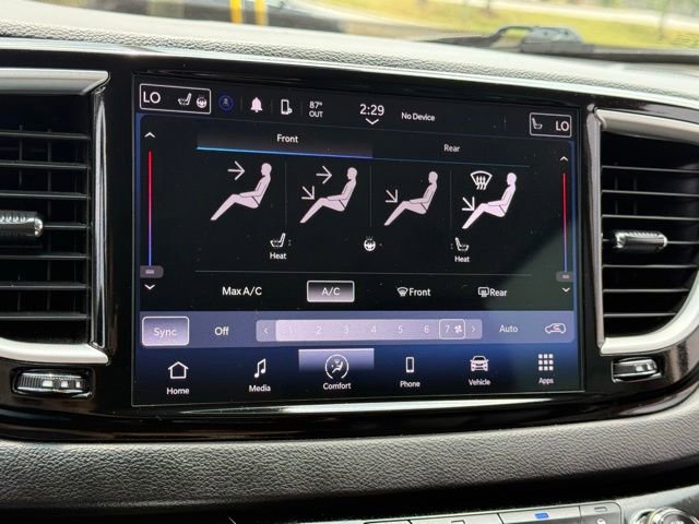 Used 2024 Chrysler Pacifica Touring-L FWD image 28