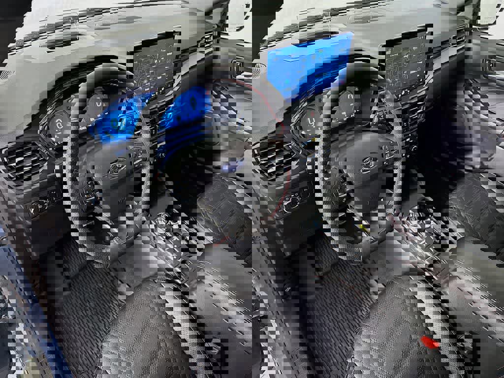 Certified 2024 Ford Escape ST-Line Elite w/ Premium Technology Package image 9