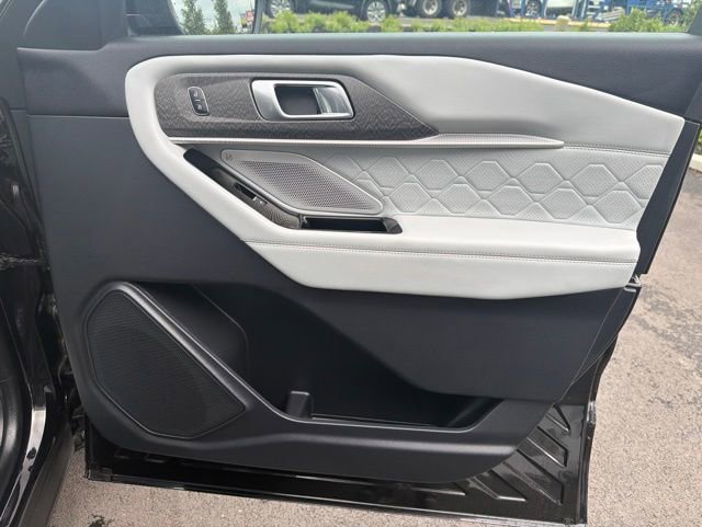 Certified 2025 Ford Explorer Platinum AWD/4WD image 26