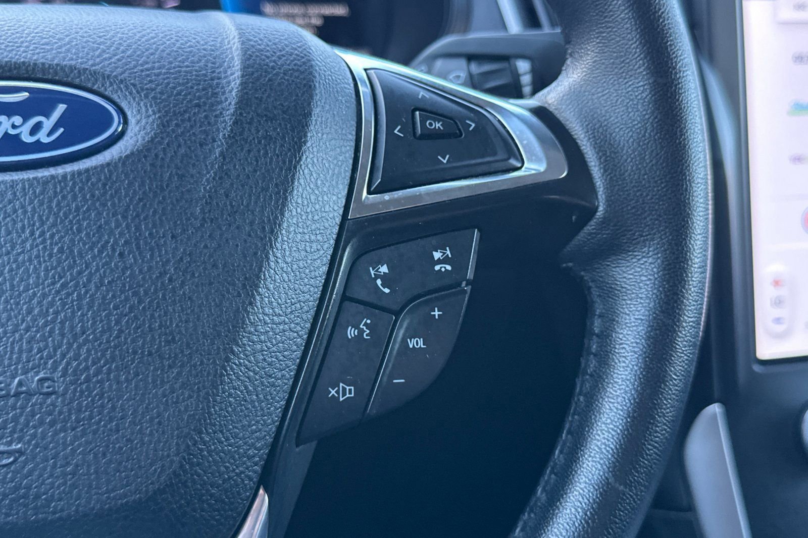 Certified 2024 Ford Edge SEL image 37