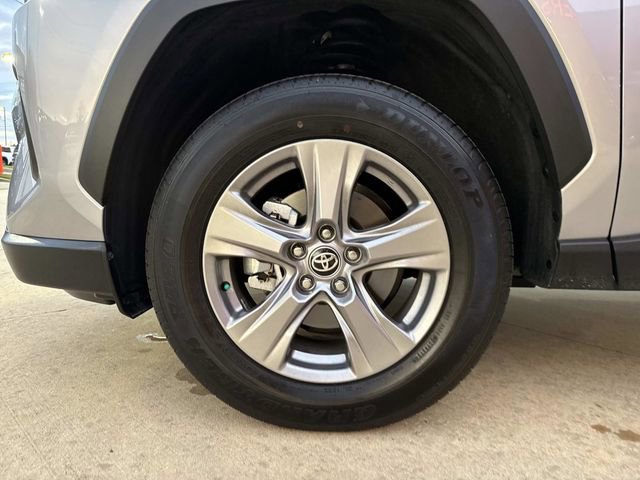 Used 2025 Toyota RAV4 XLE image 5