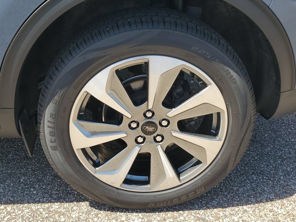 Certified 2024 Ford Escape Platinum AWD/4WD image 6