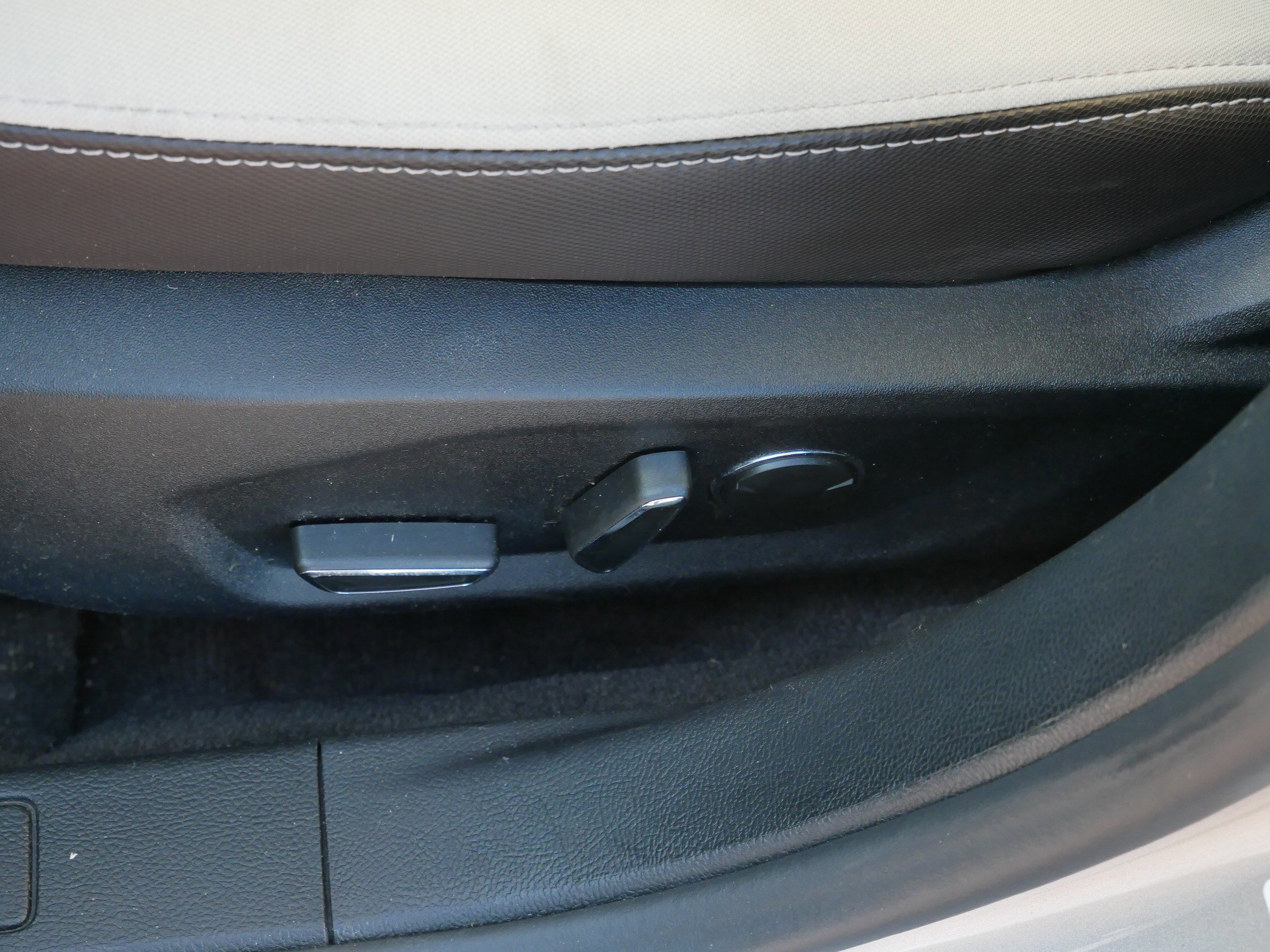 Certified 2020 Ford Fusion SE w/ Equipment Group 151A image 19