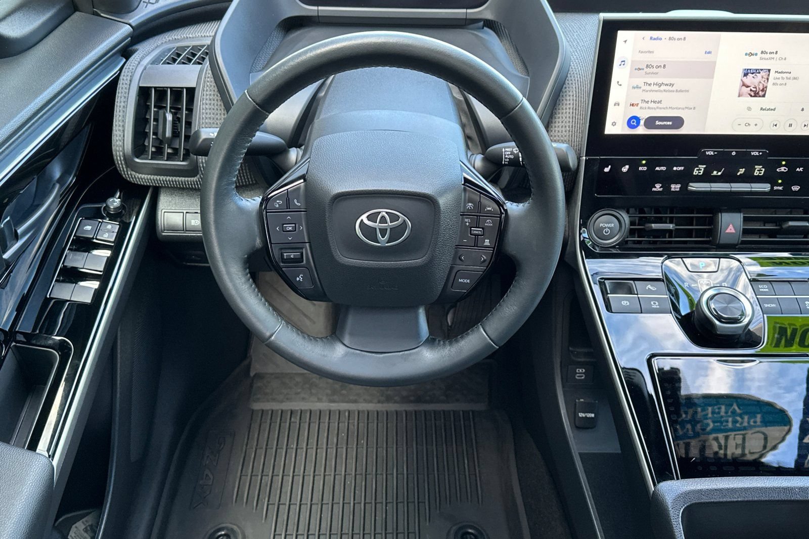 Used 2025 Toyota bZ4X FWD image 16