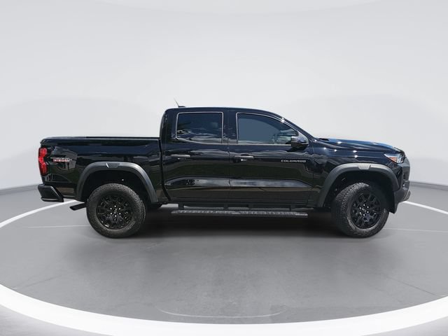 Used 2025 Chevrolet Colorado Trail Boss AWD/4WD image 2