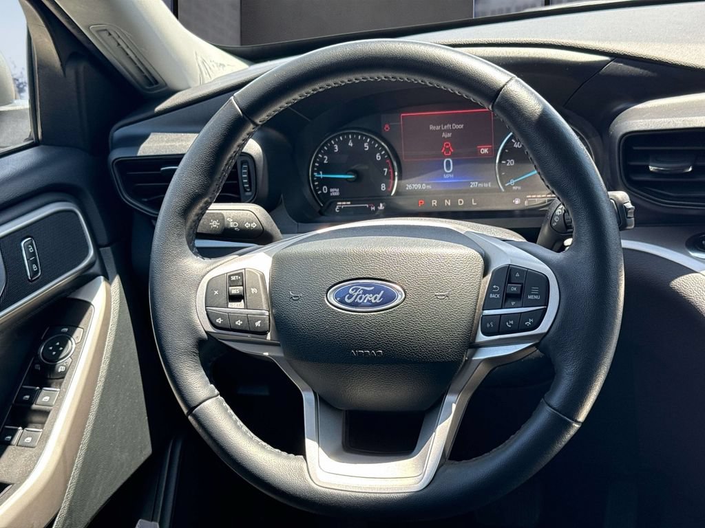 Certified 2023 Ford Explorer XLT RWD image 19