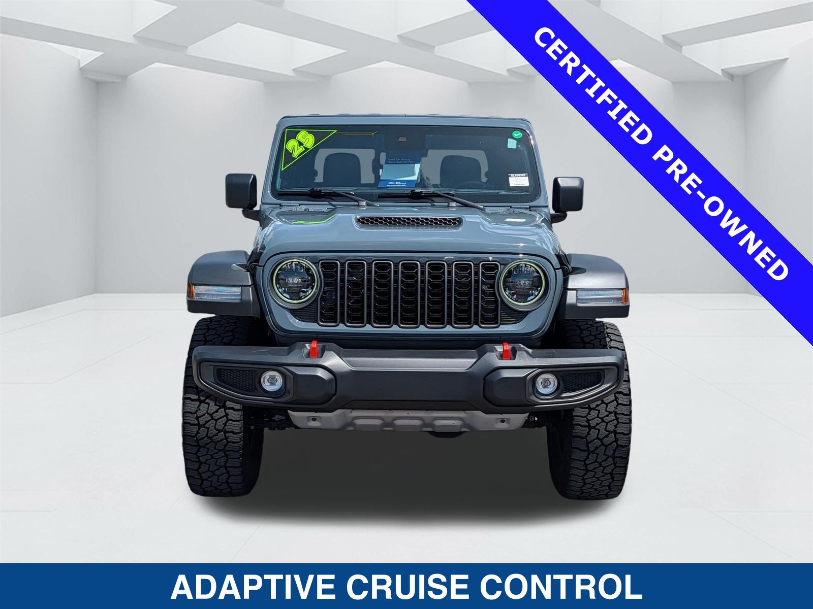 Used 2025 Jeep Gladiator Mojave w/ Convenience Group AWD/4WD image 9