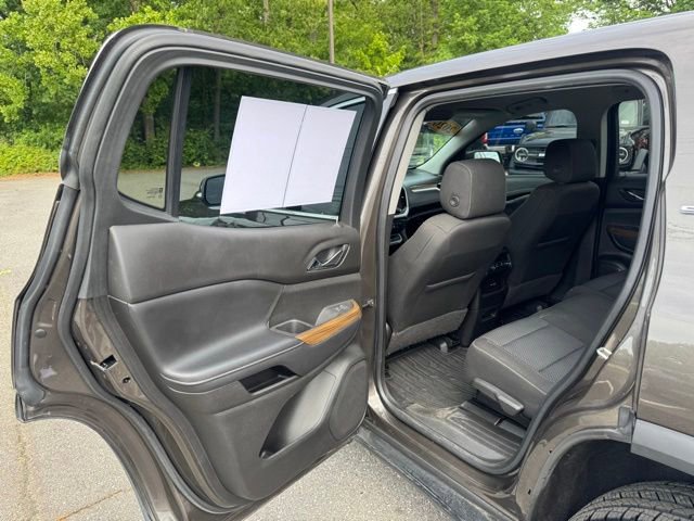 Used 2020 GMC Acadia SLE FWD image 14