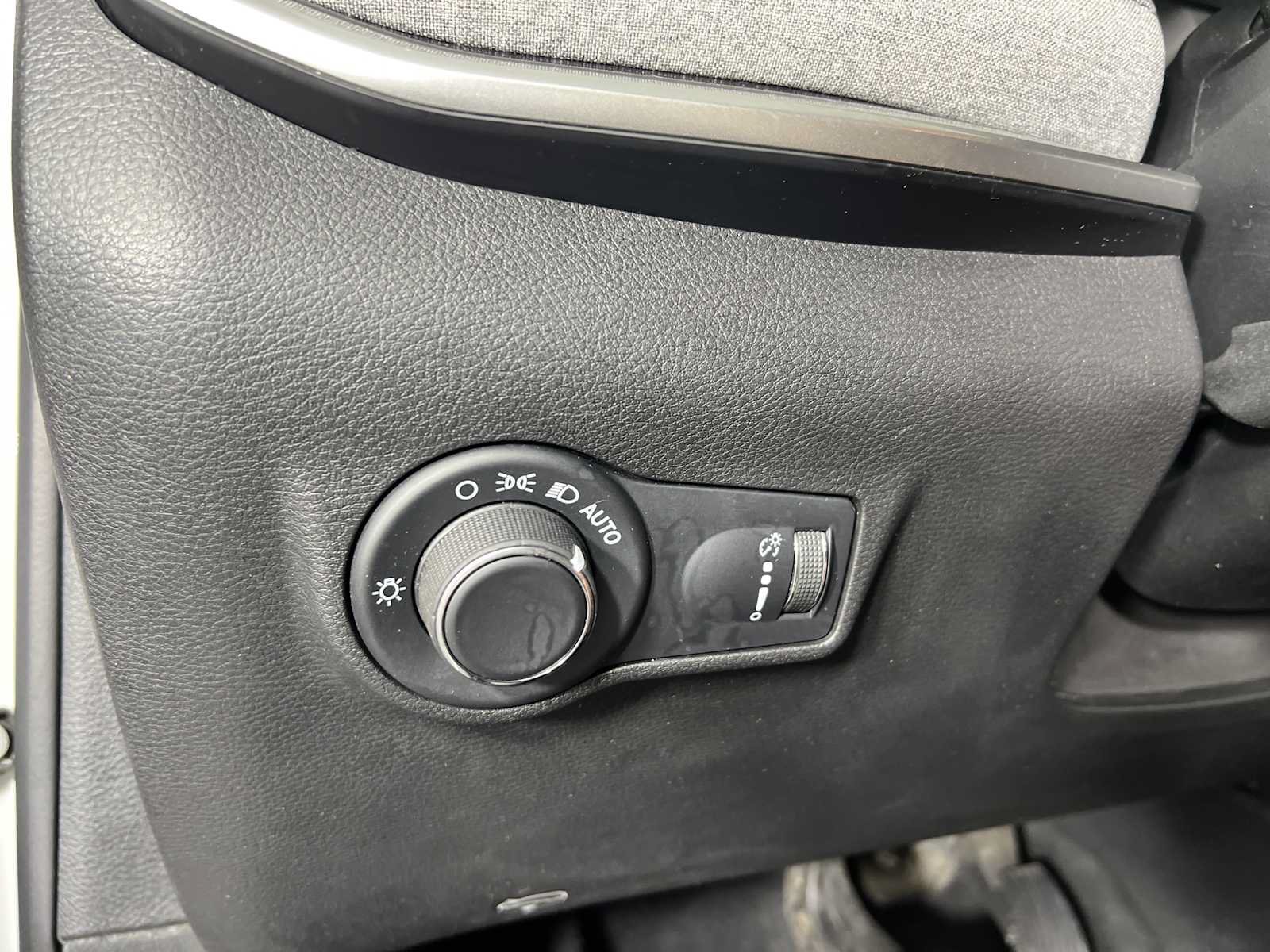 Used 2023 Jeep Compass Sport AWD/4WD image 33