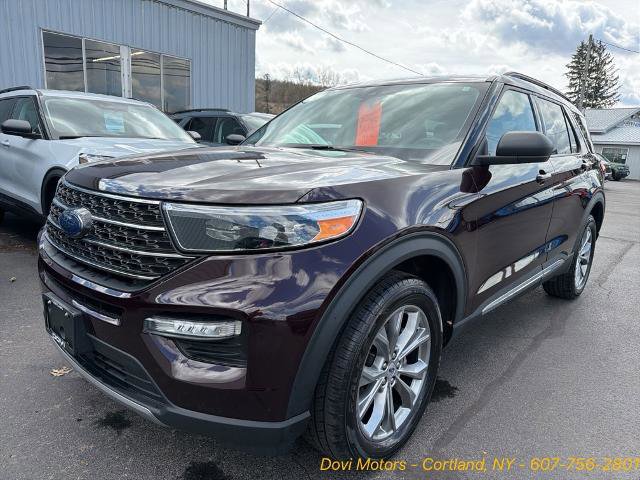 Certified 2022 Ford Explorer XLT w/ Equipment Group 202A AWD/4WD image 1
