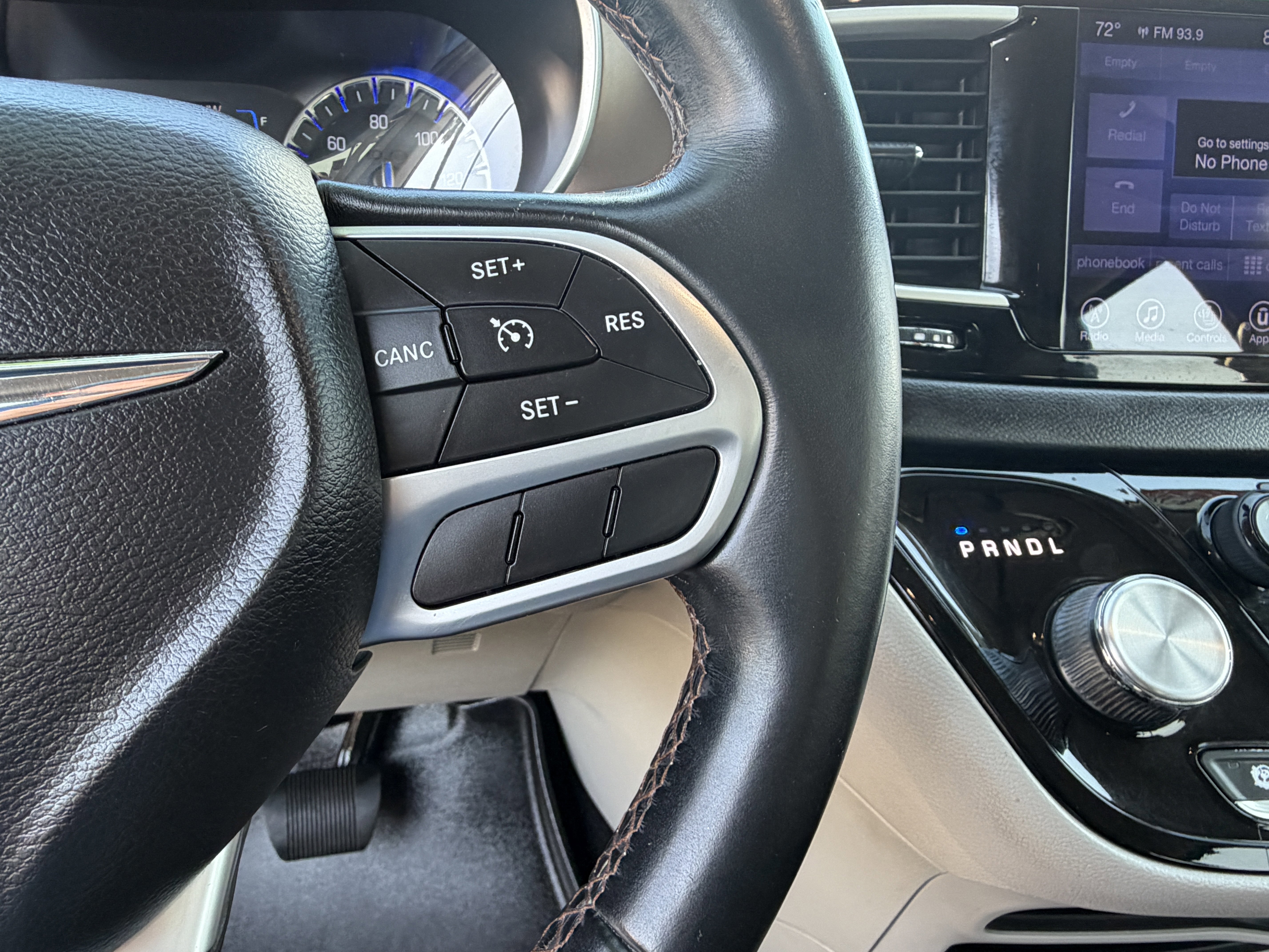 Used 2017 Chrysler Pacifica Touring-L image 17