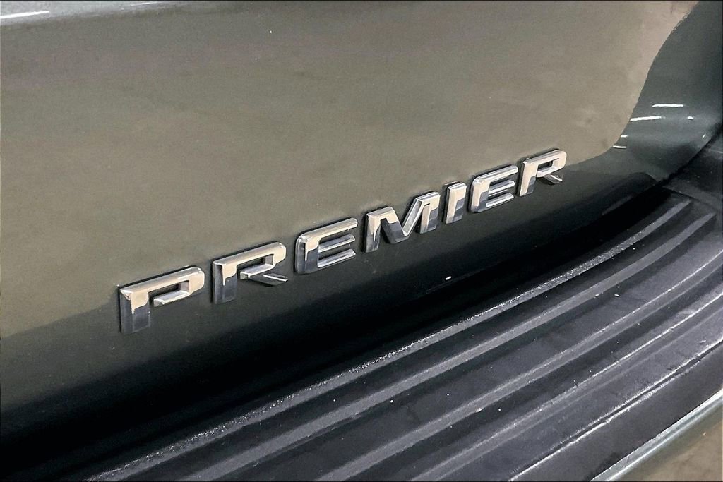 Used 2023 Chevrolet Suburban Premier image 10
