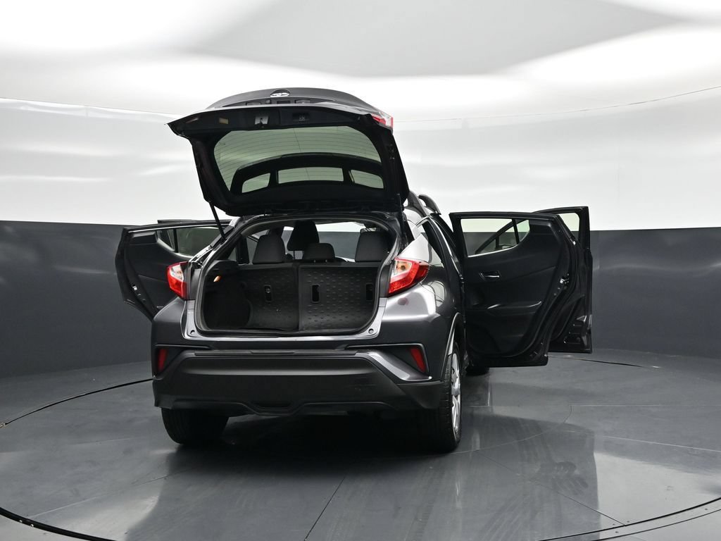 Used 2020 Toyota C-HR LE FWD image 27