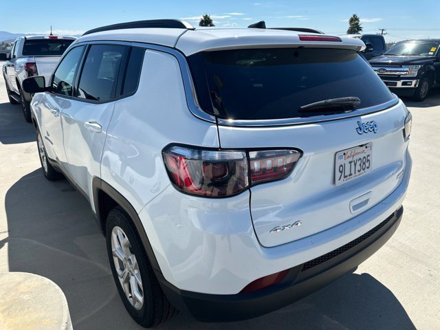 Used 2024 Jeep Compass Latitude AWD/4WD image 2