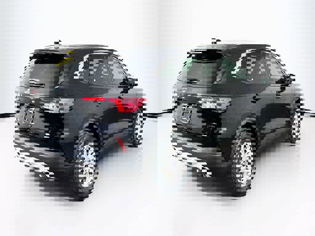 Certified 2020 Ford Escape SE image 5