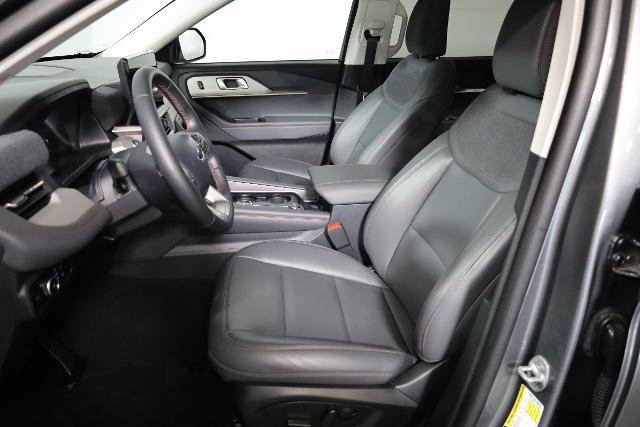 Certified 2026 Ford Explorer Active w/ Active Comfort Package AWD/4WD image 8