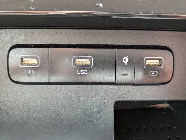 Used 2023 Kia Carnival SX FWD image 23