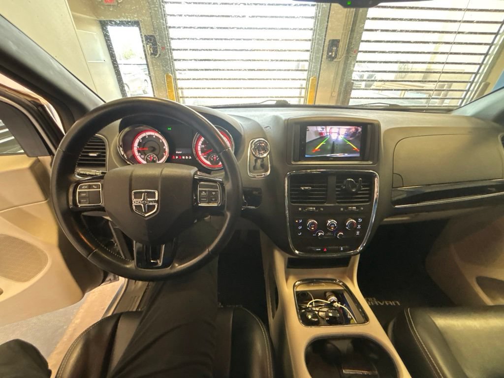 Used 2017 Dodge Grand Caravan SXT FWD image 5
