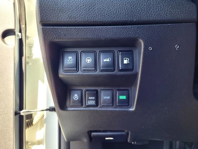 Used 2019 Nissan Rogue SV w/ Premium Package AWD/4WD image 15