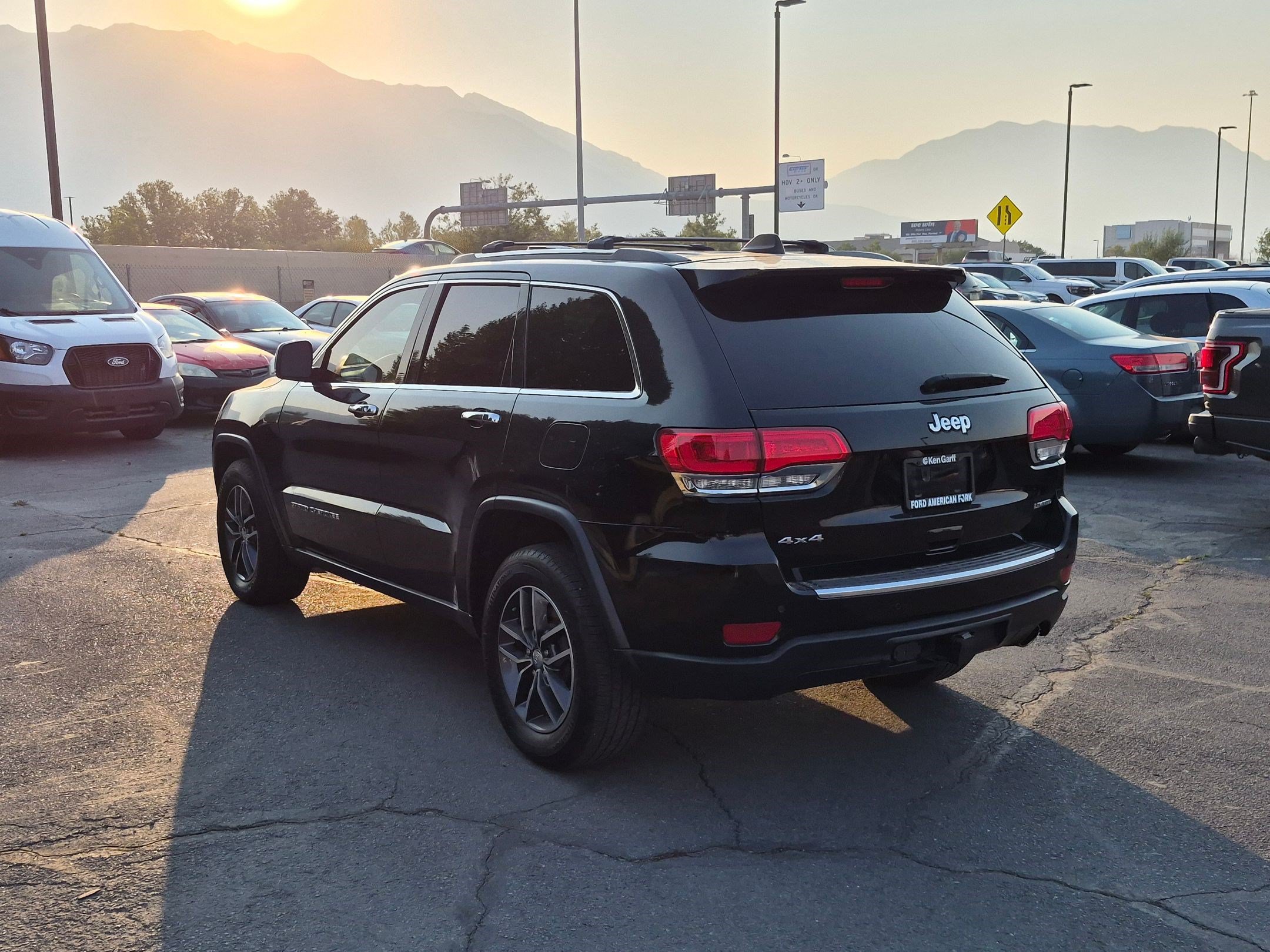 Used 2018 Jeep Grand Cherokee Limited w/ Trailer Tow Group IV AWD/4WD image 8