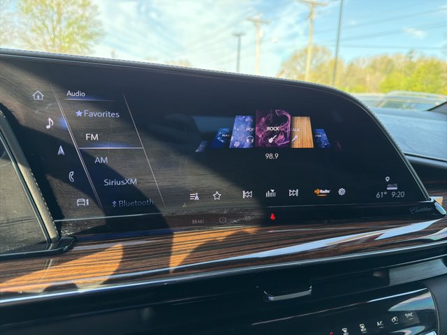 Used 2023 Cadillac Escalade Premium Luxury RWD image 18