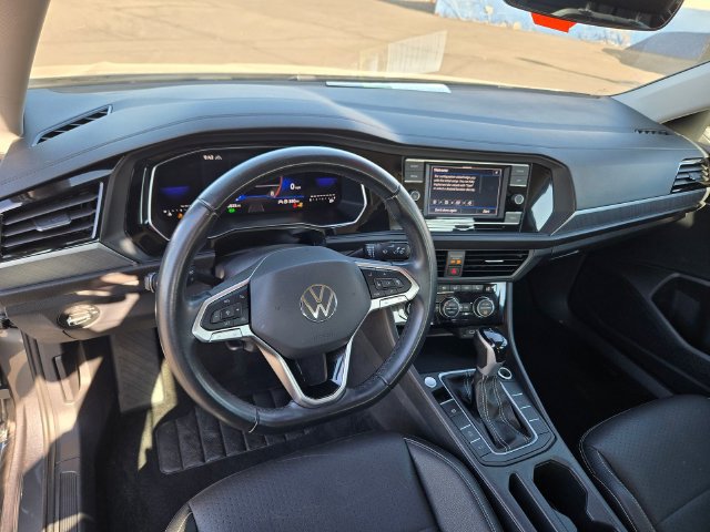 Used 2024 Volkswagen Jetta SE FWD image 6