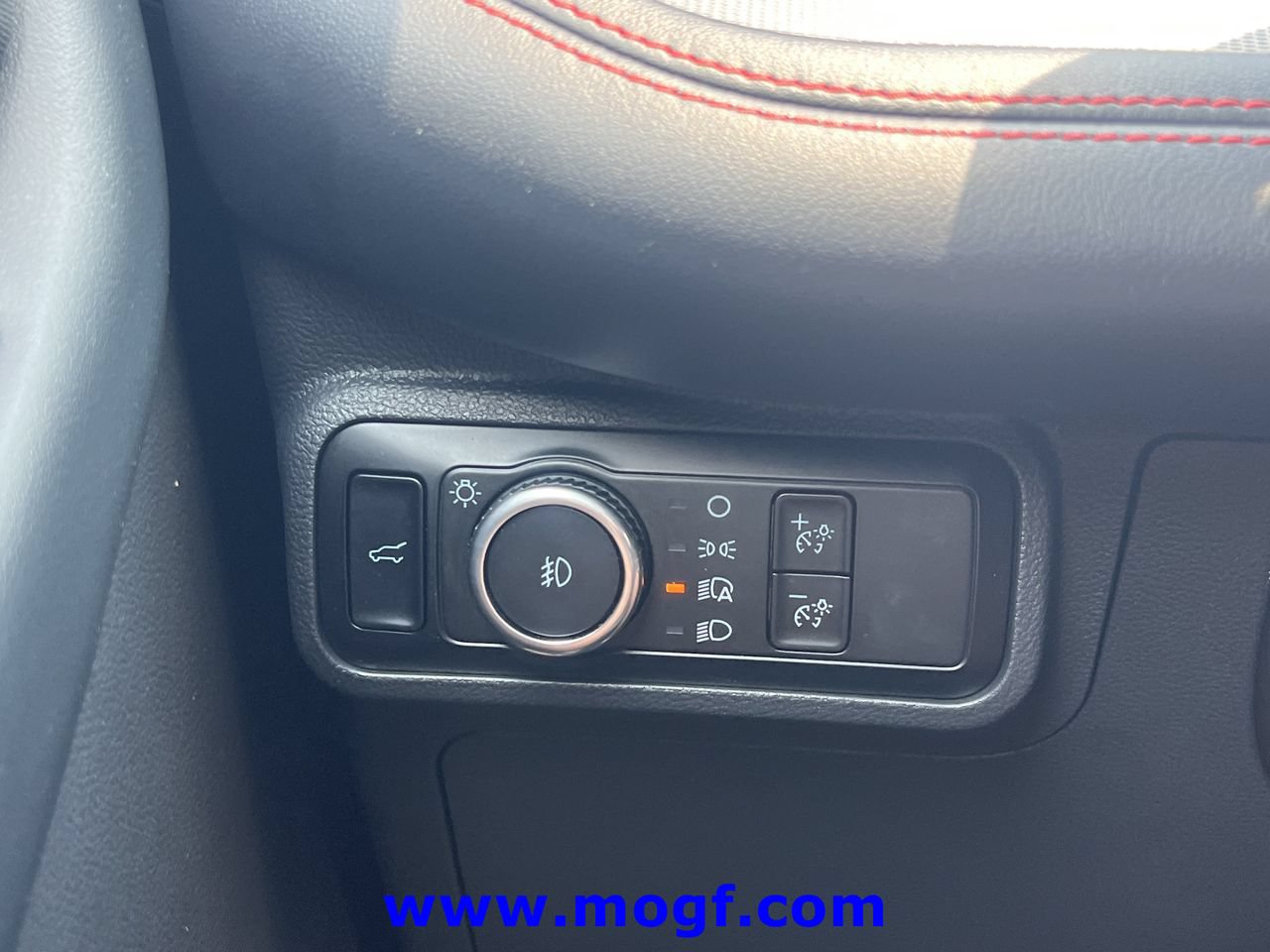 Certified 2025 Ford Explorer ST-Line AWD/4WD image 15