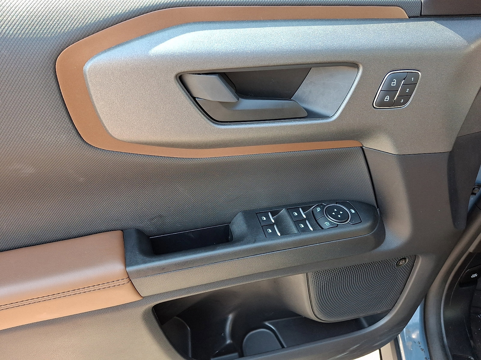 Certified 2025 Ford Bronco Sport Outer Banks w/ Outer Banks Tech Package+ AWD/4WD image 13