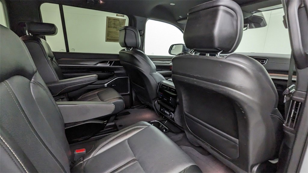 Used 2024 Jeep Wagoneer Series III image 43