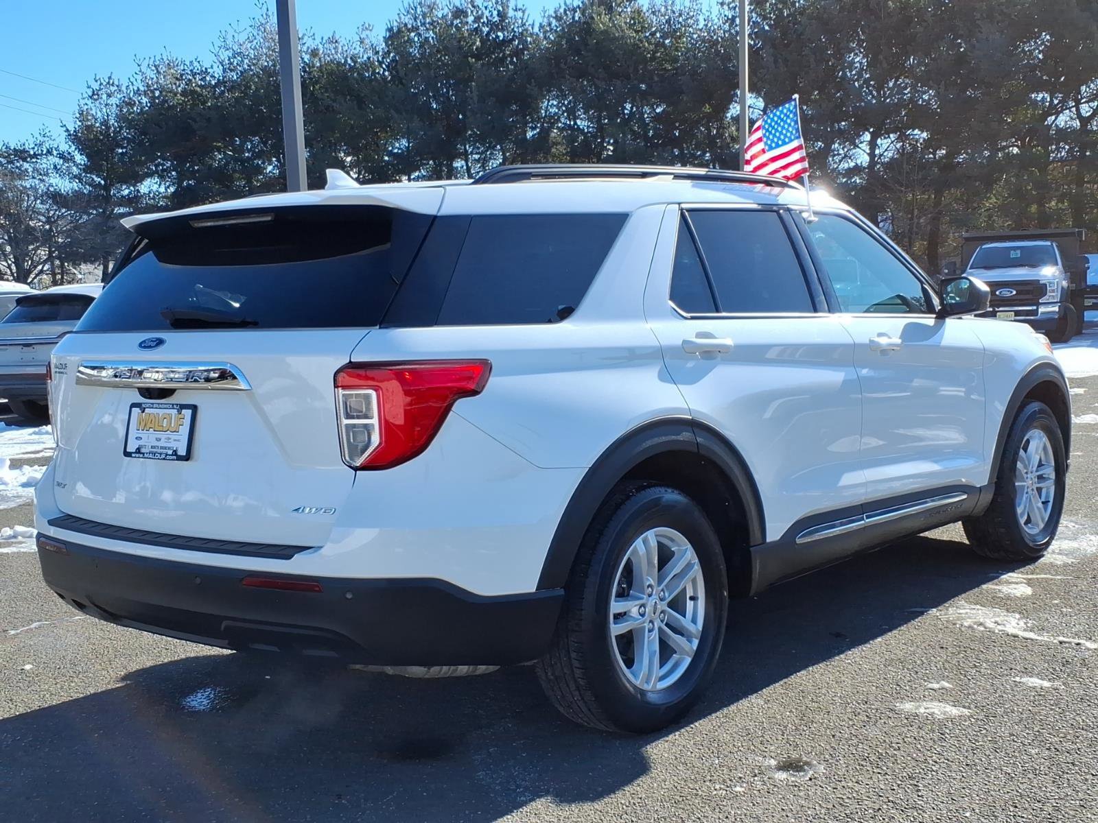 Certified 2022 Ford Explorer XLT image 6
