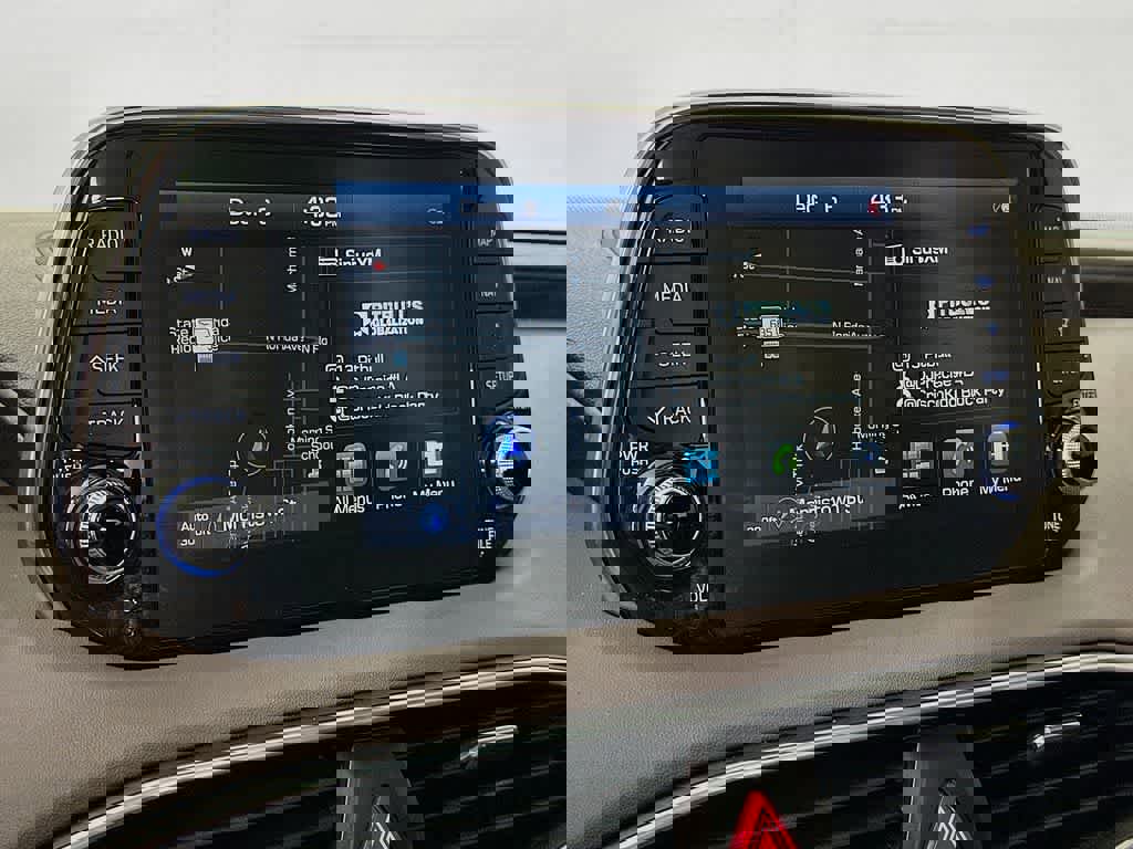 Used 2020 Hyundai Santa Fe Limited image 17