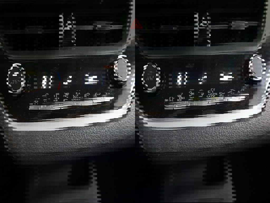 Used 2024 Toyota Corolla LE image 25