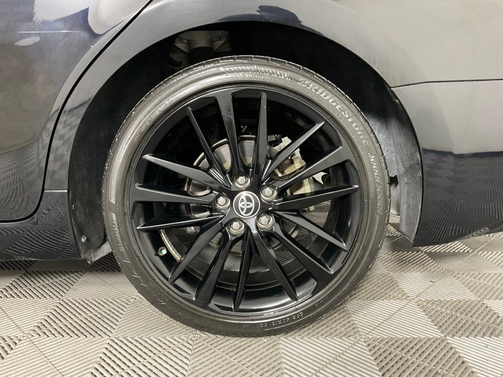 Used 2022 Toyota Camry XSE FWD image 7