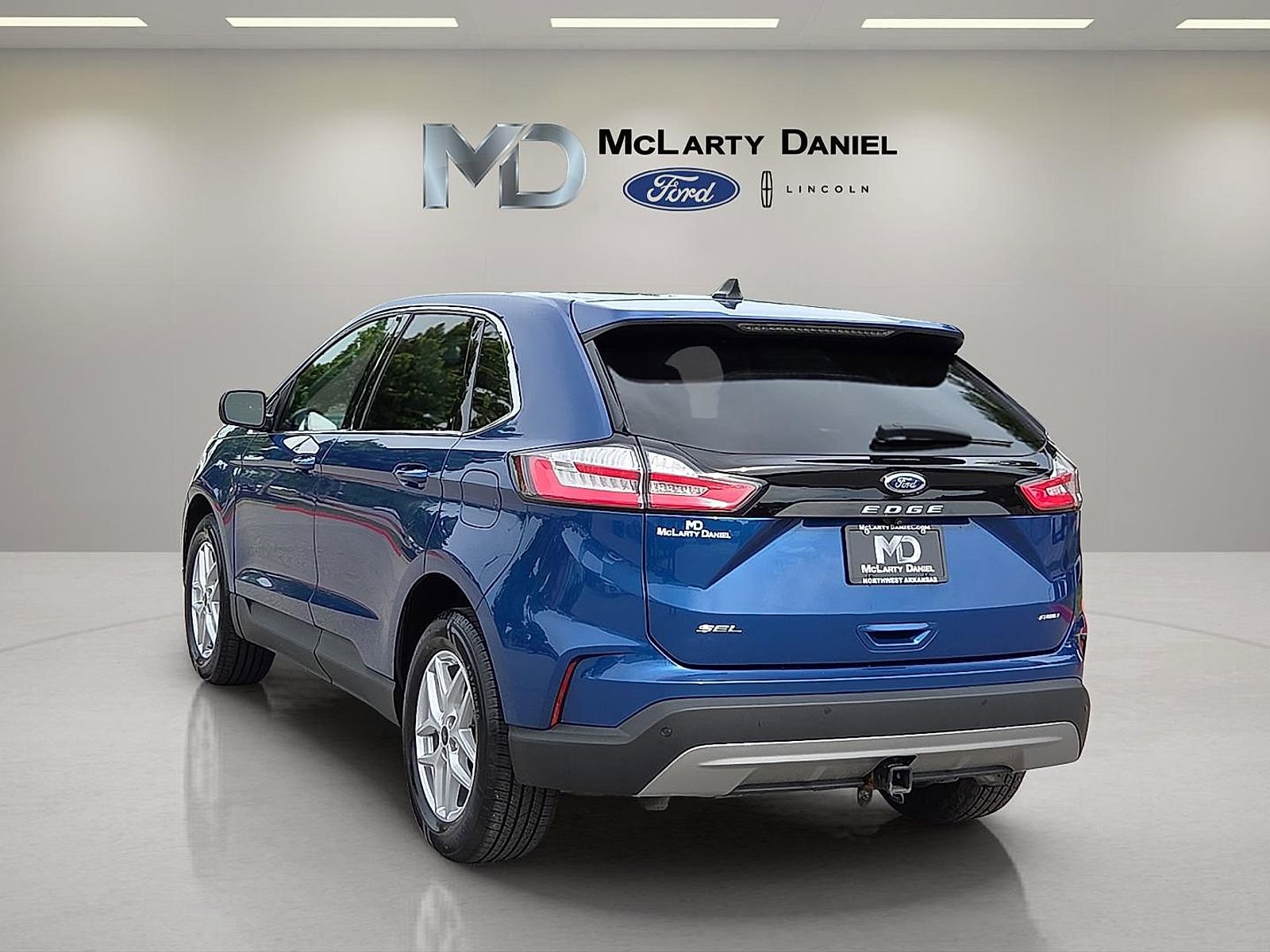 Certified 2023 Ford Edge SEL w/ Convenience Package AWD/4WD image 4