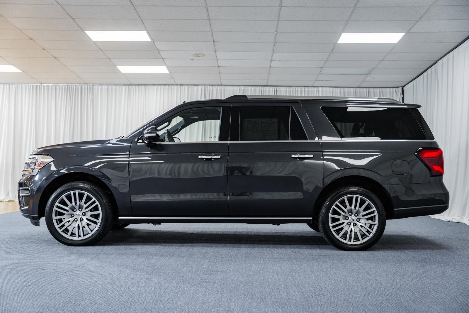 Certified 2022 Ford Expedition Max Limited image 5