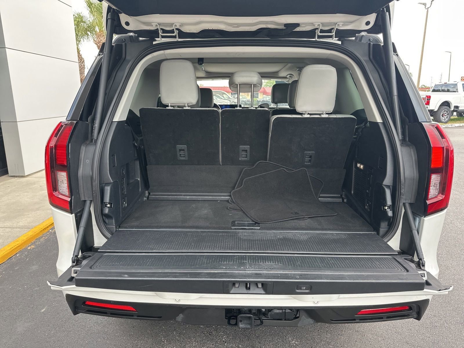 Certified 2025 Ford Expedition Active AWD/4WD image 10